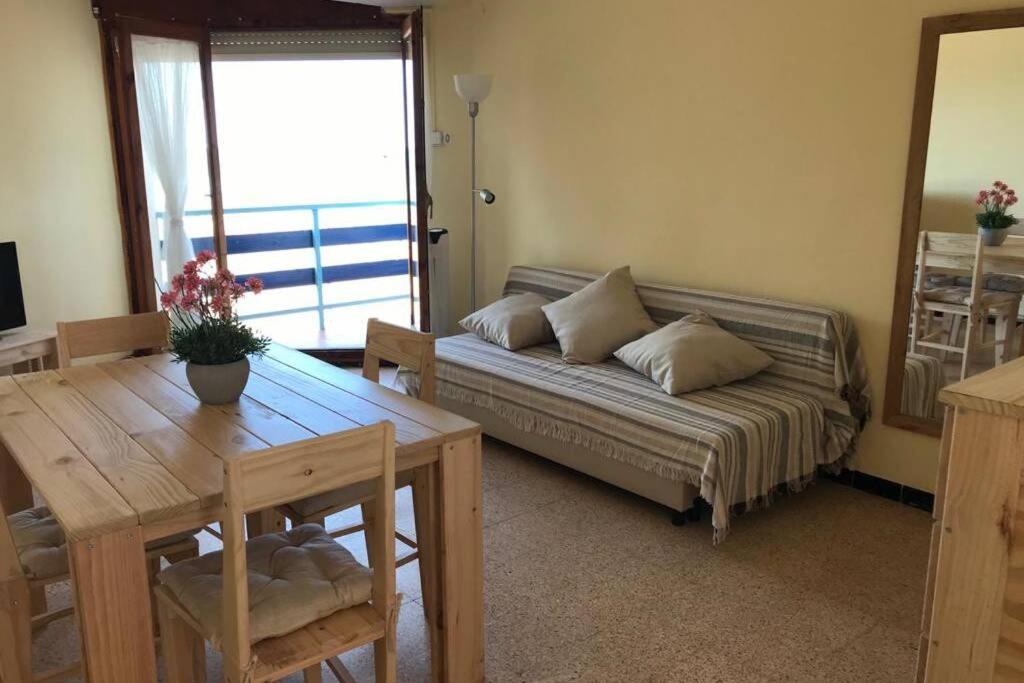 El Faro Apartaments Platja Llarga-Les Salines-Tgn Tarragona Eksteriør billede
