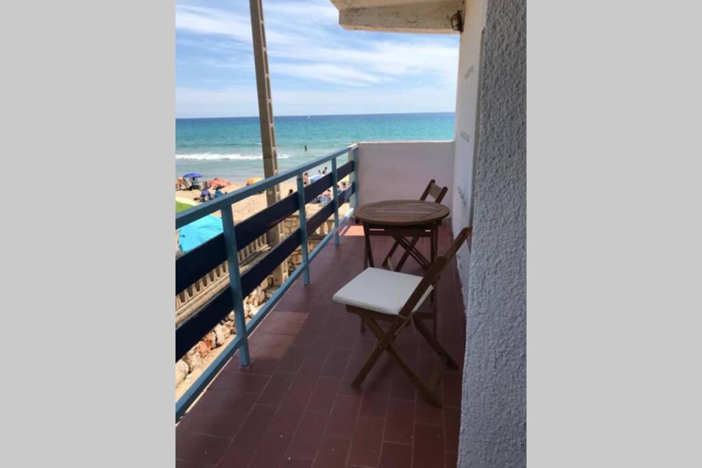El Faro Apartaments Platja Llarga-Les Salines-Tgn Tarragona Eksteriør billede